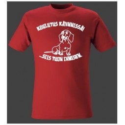 "KOULUTUS KÄYNNISSÄ!" Lyhytkarvainen mäyräkoira